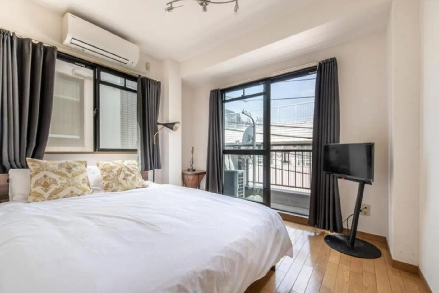 Triloop Higashi-Shinjuku Apartment Tokyo