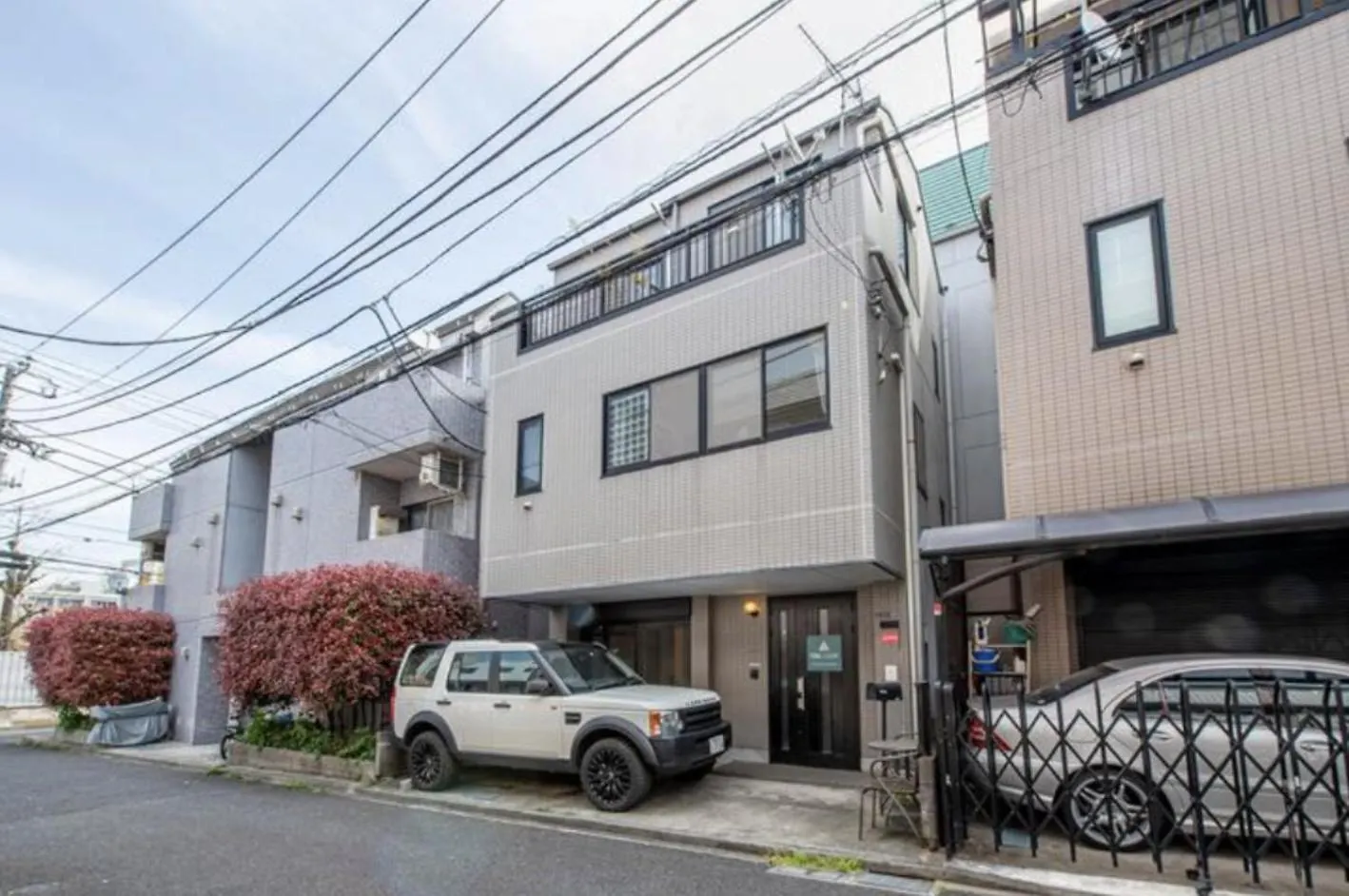Triloop Higashi-Shinjuku Apartment Tokyo